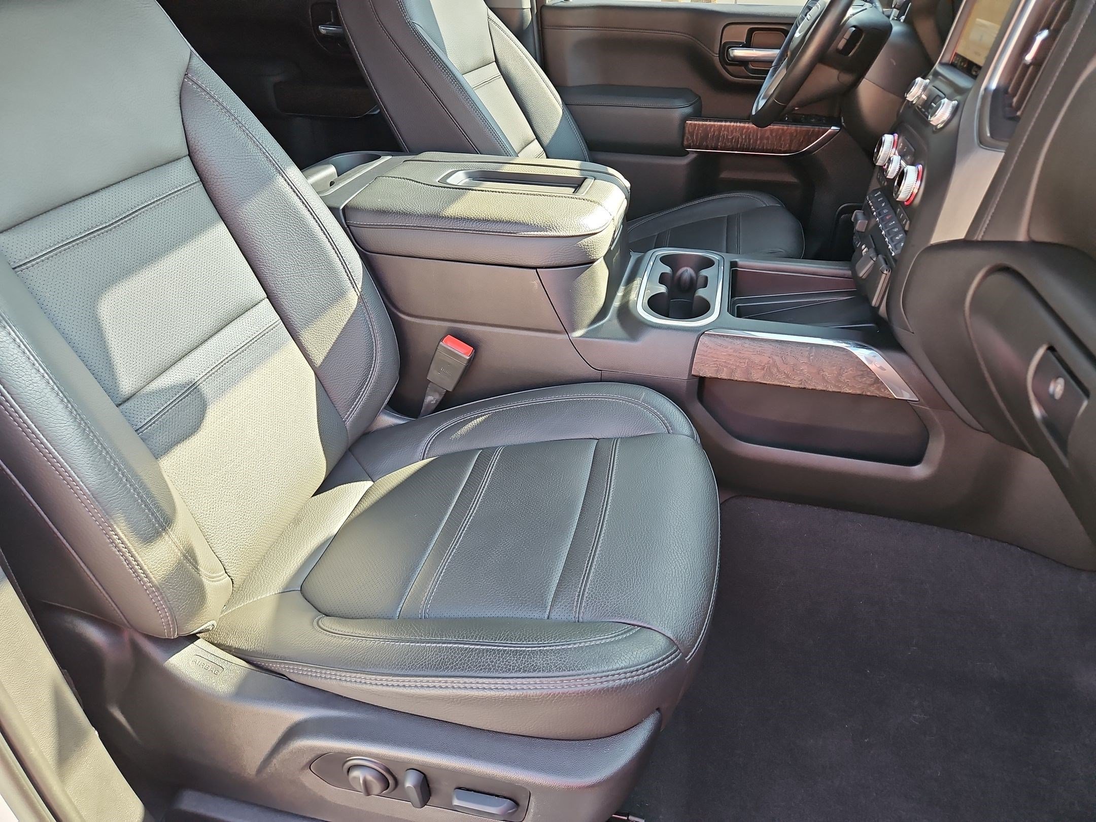 Certified 2022 GMC Sierra 3500 Denali w/ Denali Ultimate Package AWD/4WD image 30