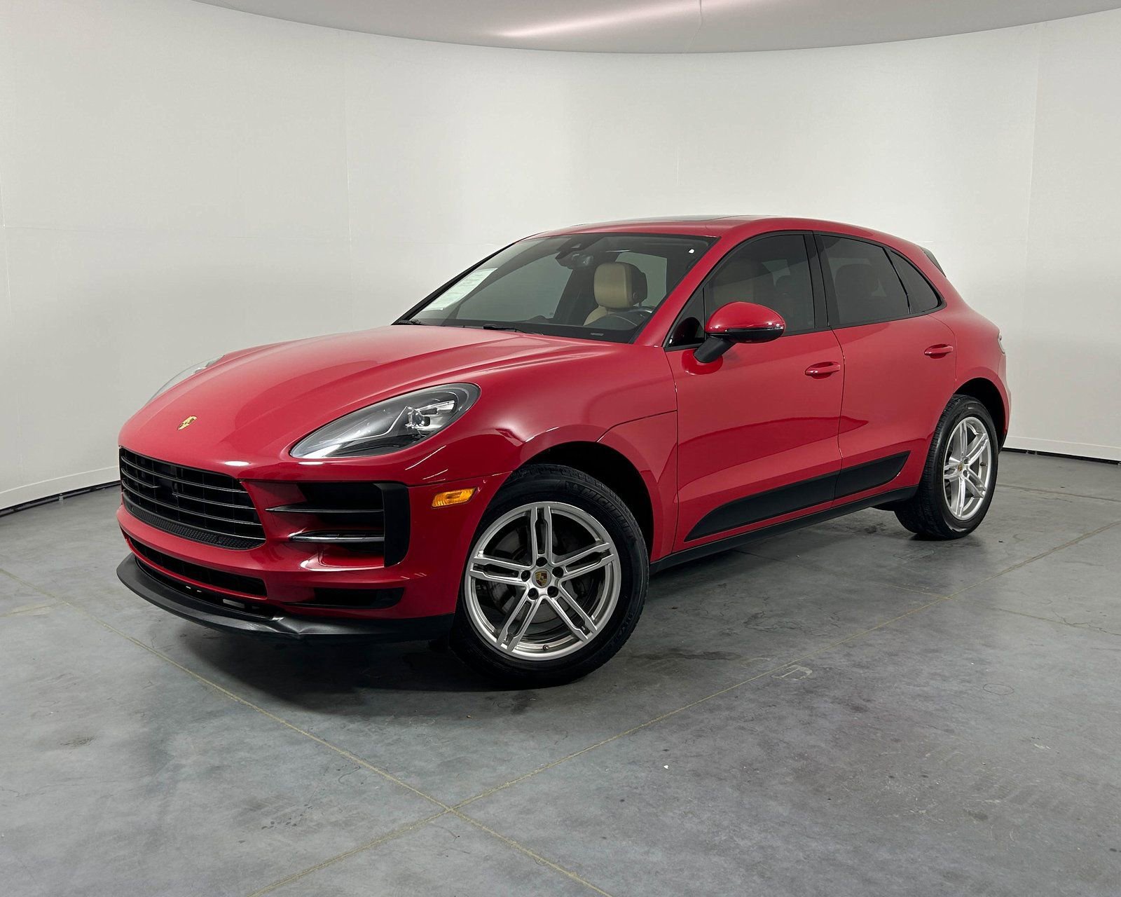 Used 2020 Porsche Macan image 1