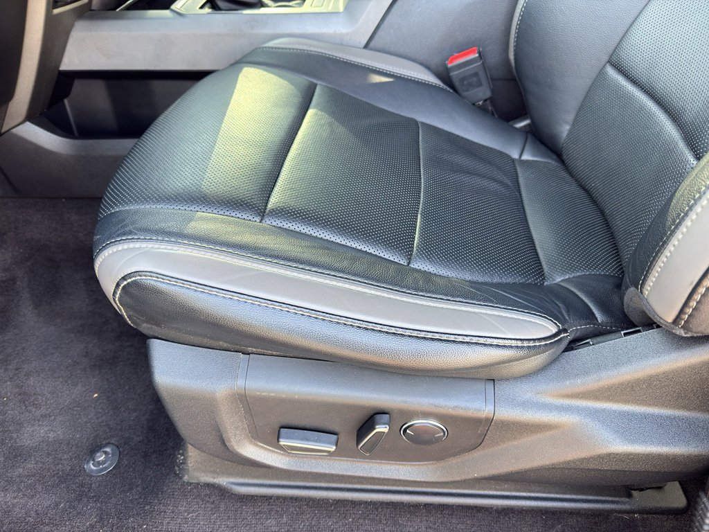 Used 2018 Ford F150 Raptor w/ Equipment Group 802A Luxury image 12