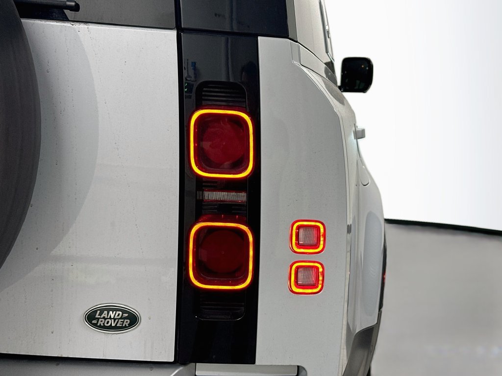 Used 2023 Land Rover Defender 130 SE AWD/4WD image 34
