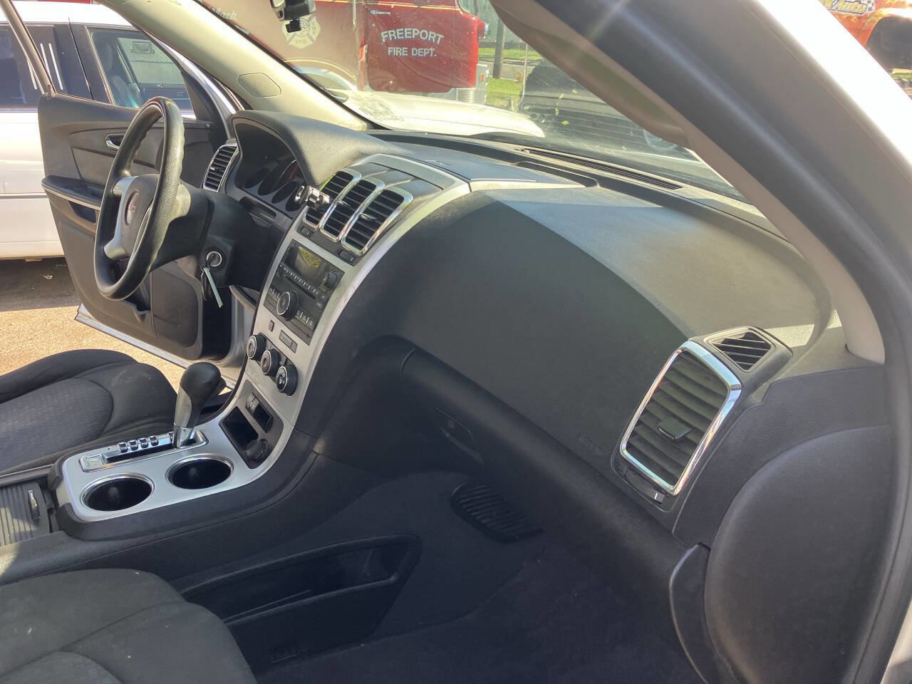 Used 2010 GMC Acadia SL image 24