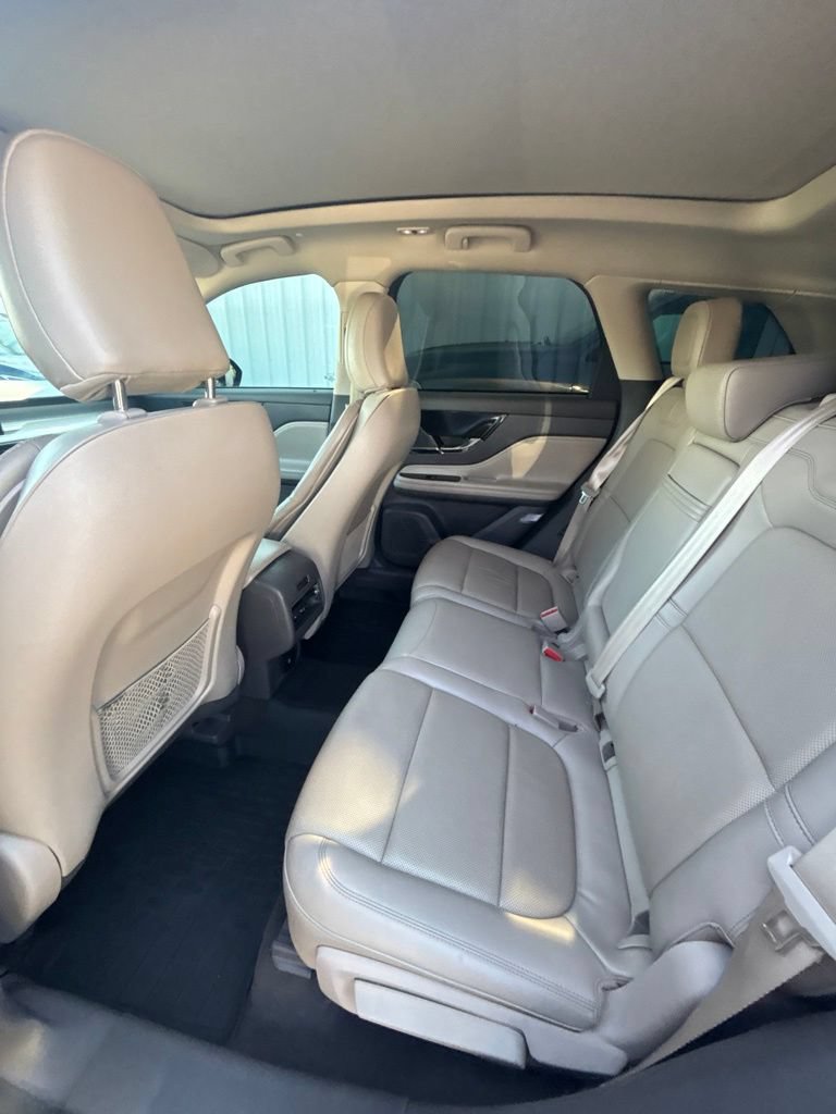 Used 2021 Lincoln Corsair AWD w/ Premium Package image 17