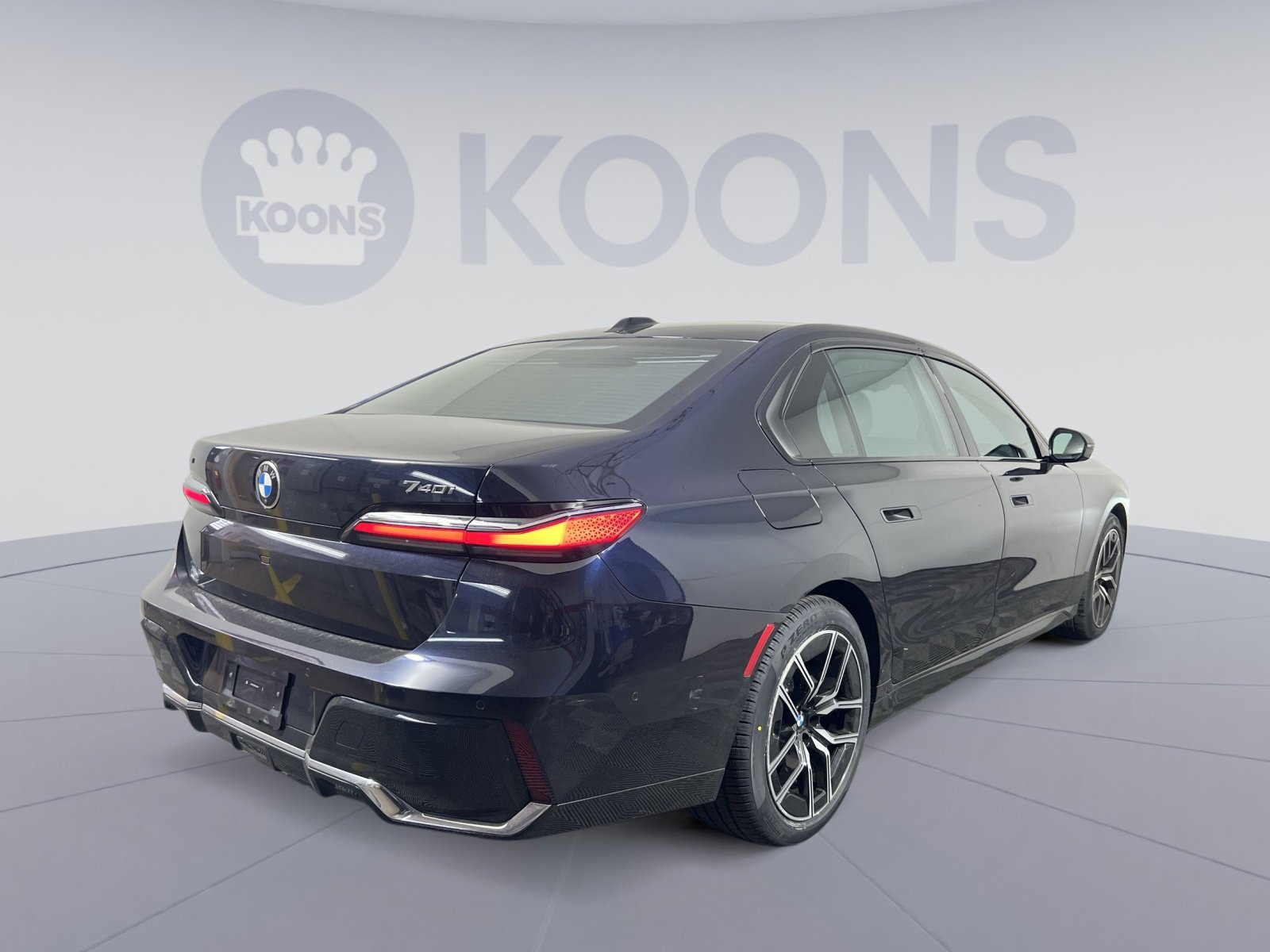 Used 2024 BMW 740i xDrive AWD/4WD image 7