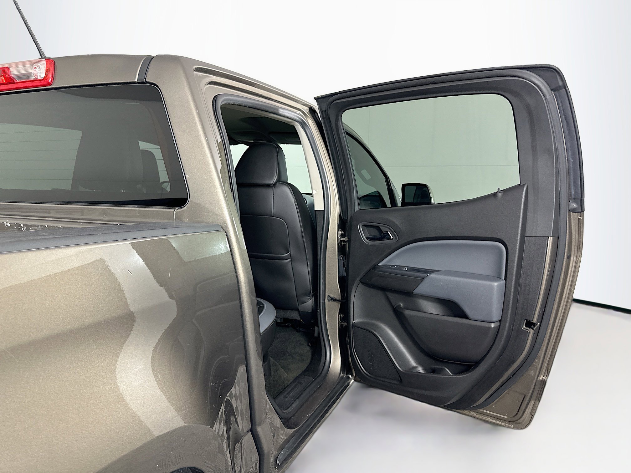 Used 2015 Chevrolet Colorado Z71 AWD/4WD image 27