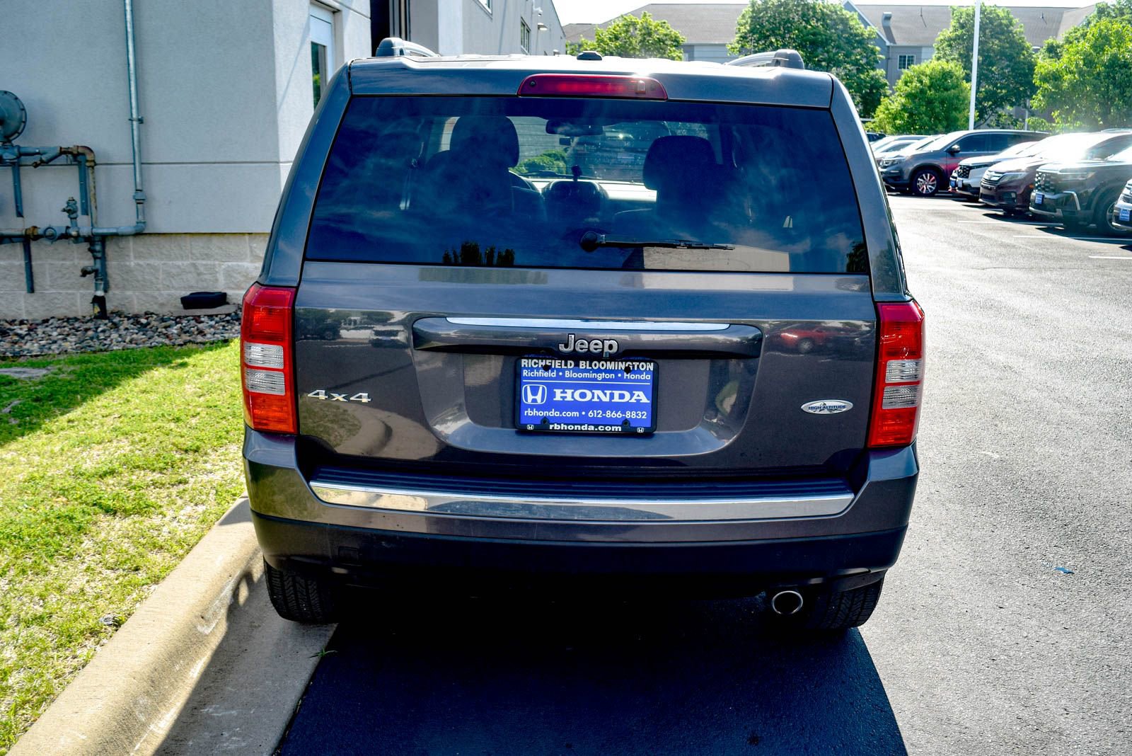 Used 2017 Jeep Patriot High Altitude AWD/4WD image 5