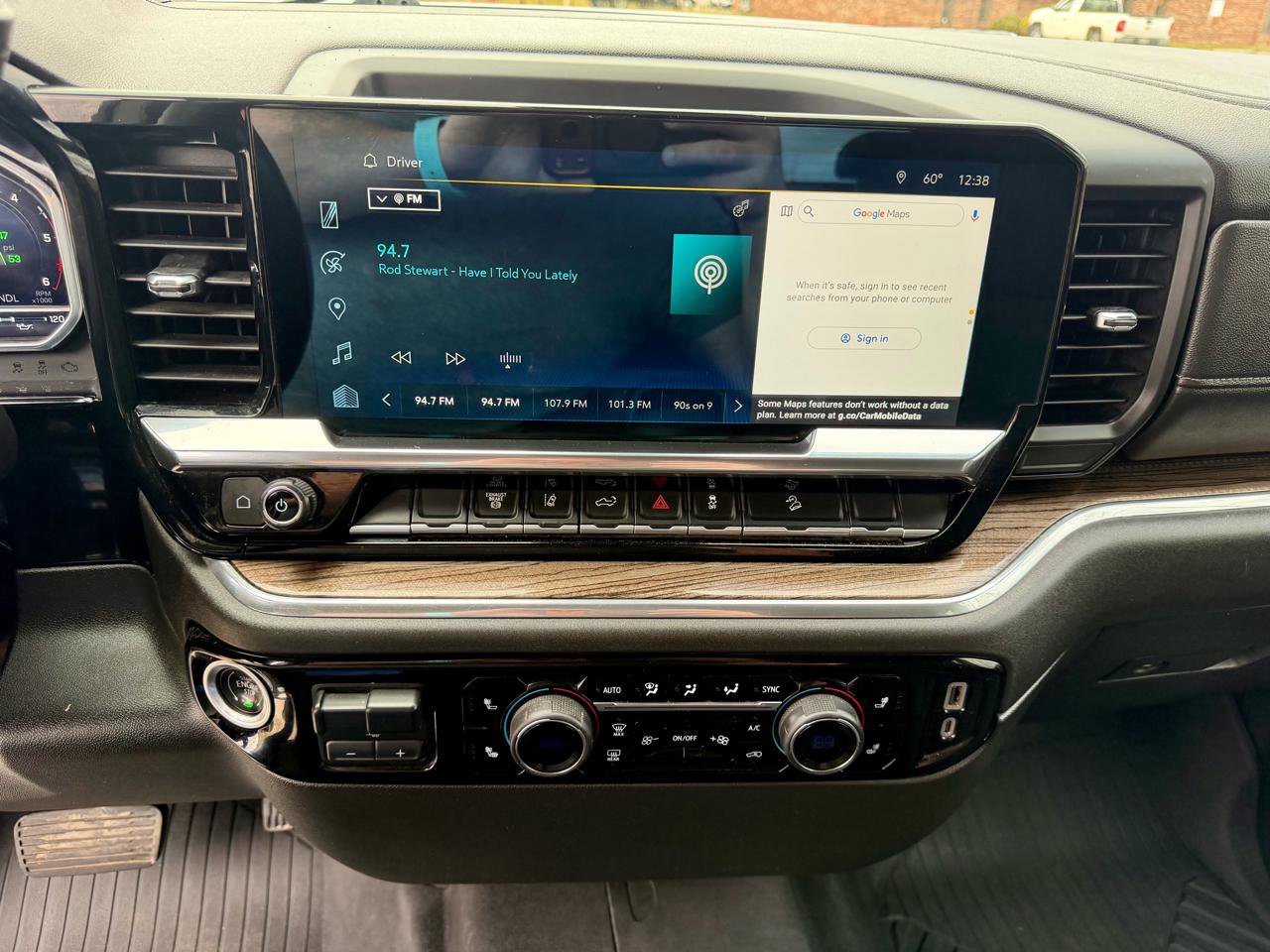 Used 2024 Chevrolet Silverado 2500 LT image 25