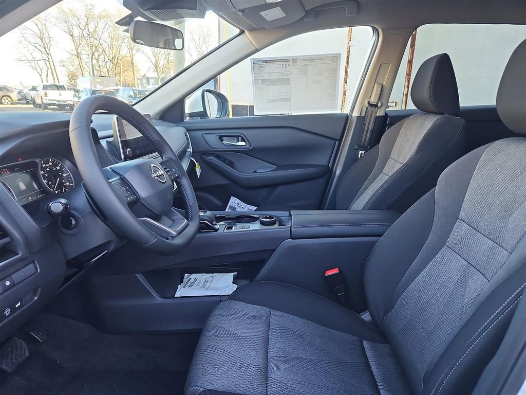 New 2026 Nissan Rogue SV w/ Cold Weather Package AWD/4WD image 9