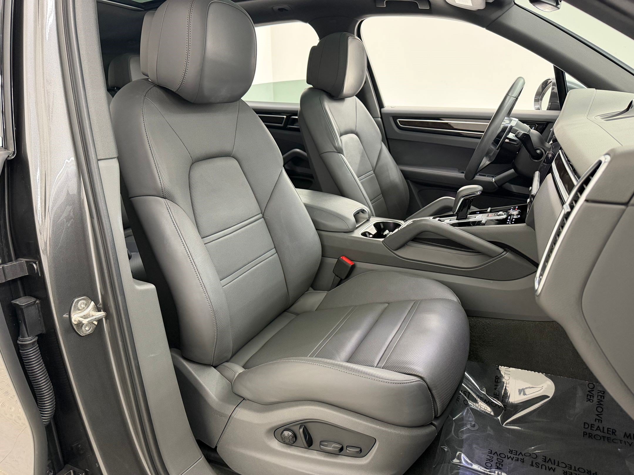 Certified 2023 Porsche Cayenne AWD/4WD image 27