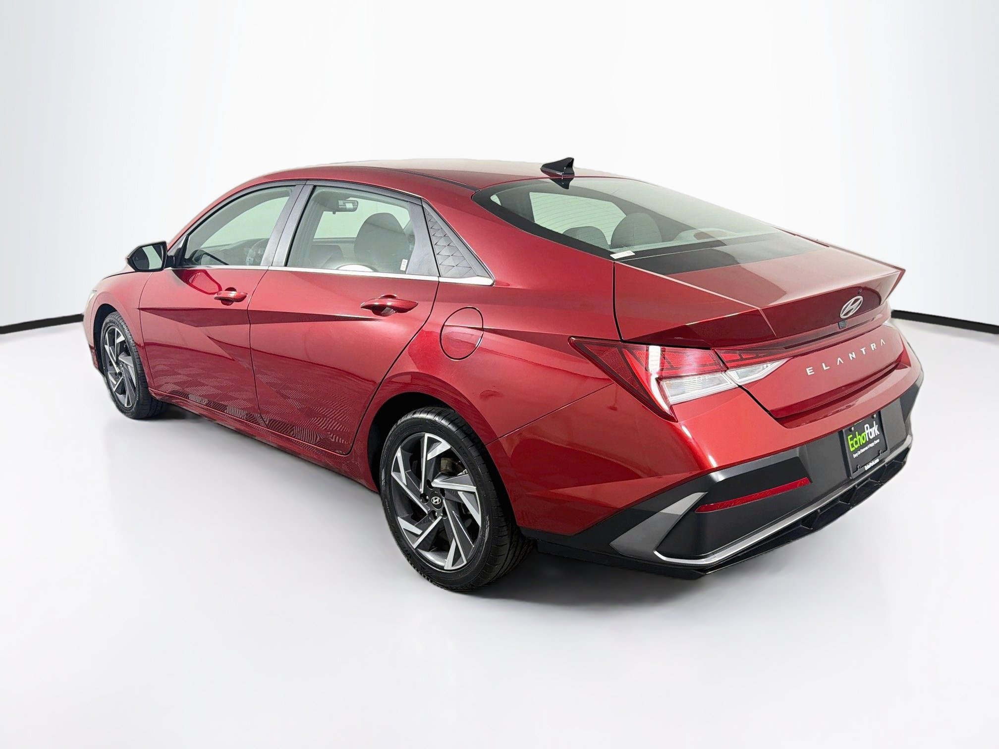 Used 2025 Hyundai Elantra SEL FWD image 5