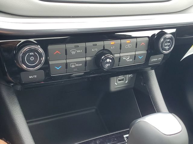 New 2026 Jeep Compass Limited w/ Sun, Sound & Navigation Group AWD/4WD image 28
