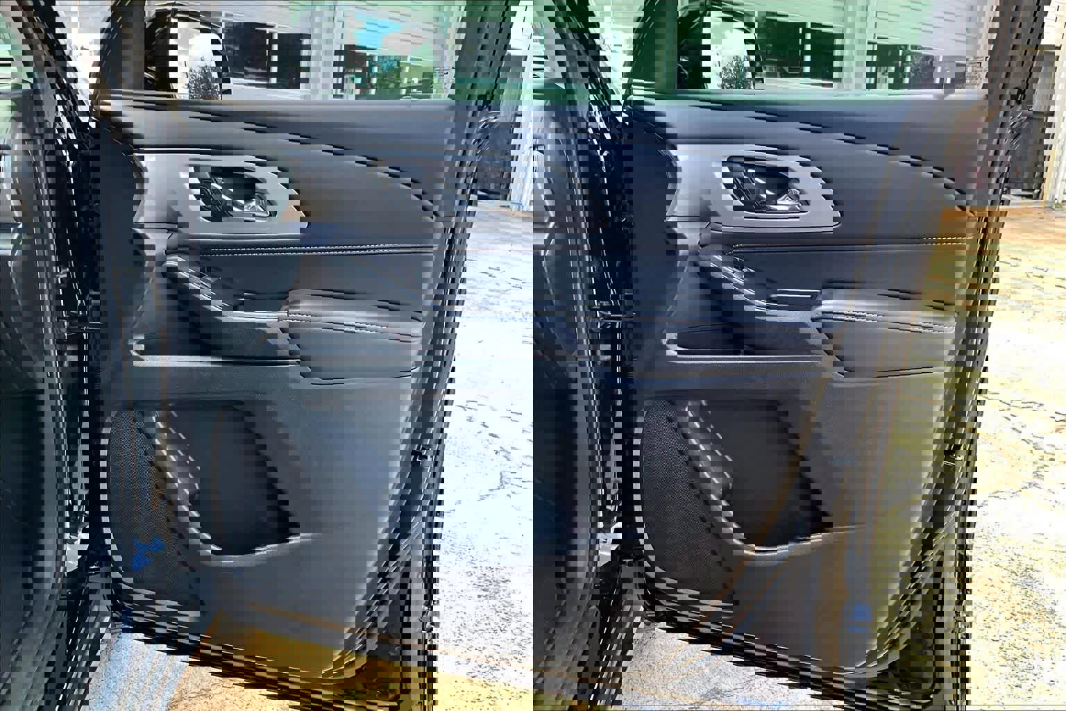 Used 2020 Chevrolet Traverse LS image 21