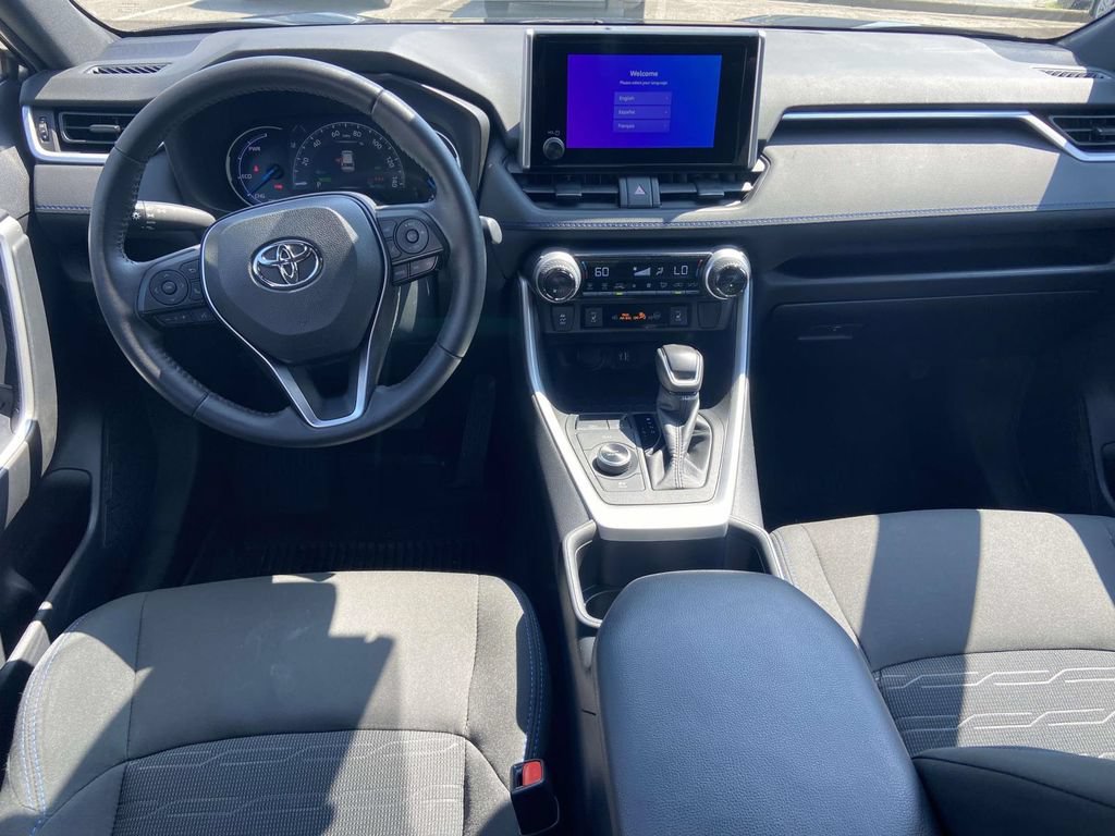 Used 2024 Toyota RAV4 SE w/ Convenience Package AWD/4WD image 12