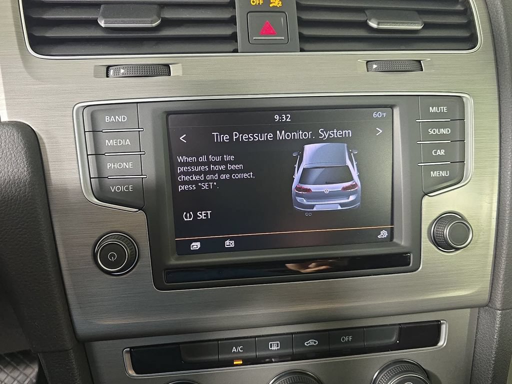 Used 2016 Volkswagen Golf S FWD image 18