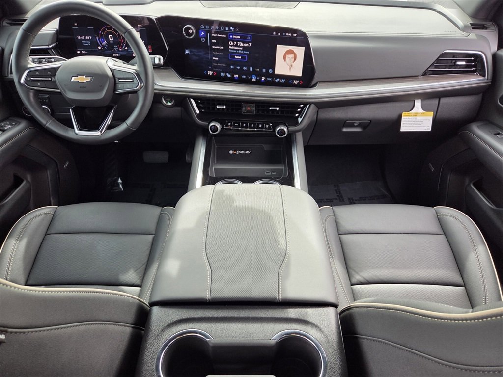 Used 2025 Chevrolet Suburban Premier image 20