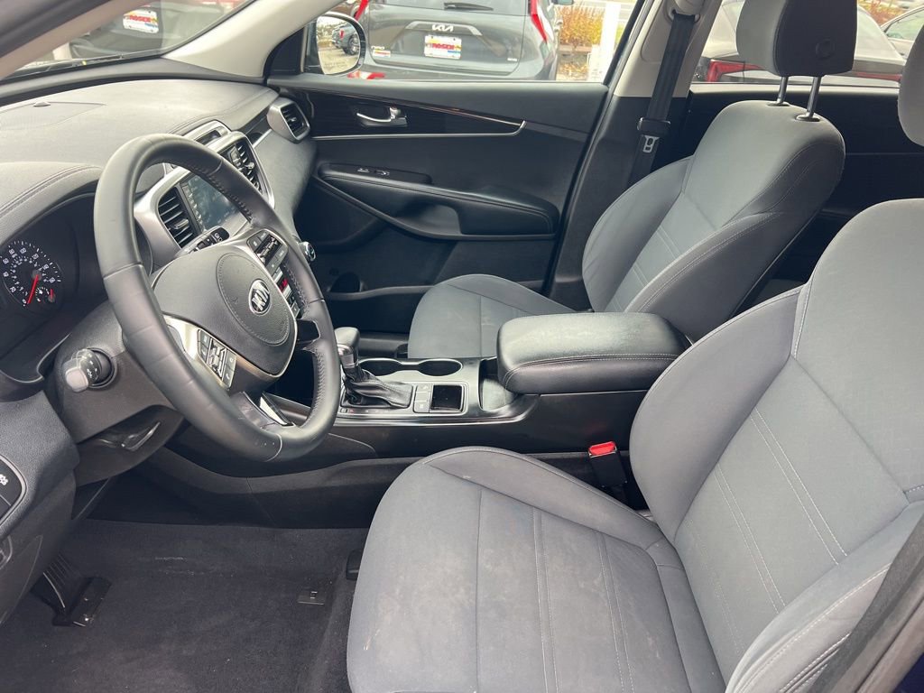 Certified 2019 Kia Sorento LX w/ LX Convenience Package image 3