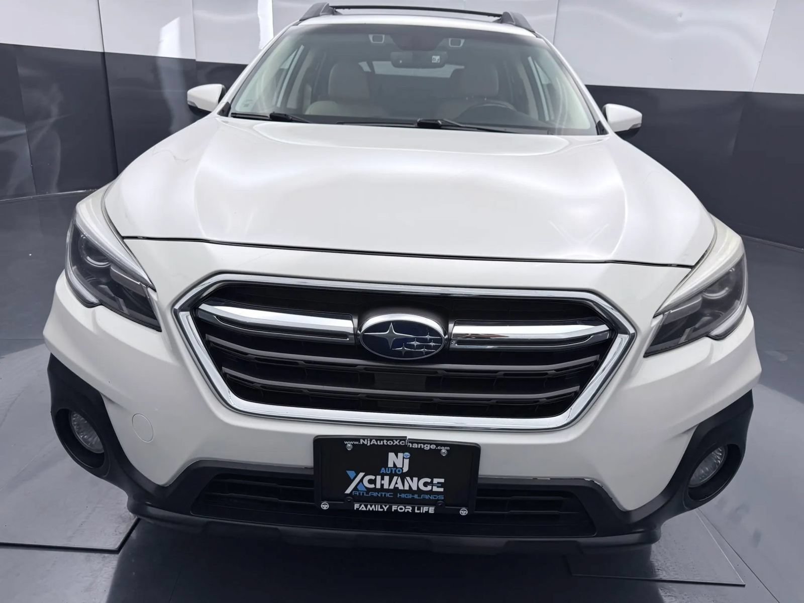 Used 2018 Subaru Outback 3.6R Limited AWD/4WD image 2