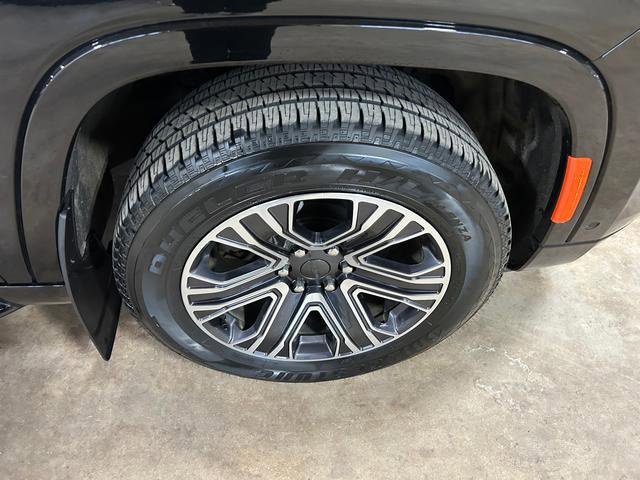 Used 2024 Jeep Wagoneer L 4WD w/ Premium Group I image 27