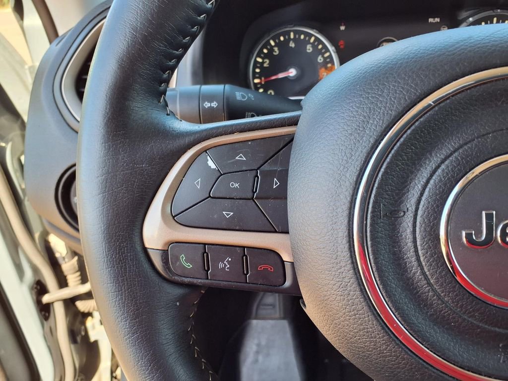 Used 2017 Jeep Renegade Limited FWD image 32