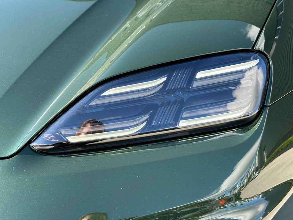 Used 2025 Porsche Macan Electric image 13