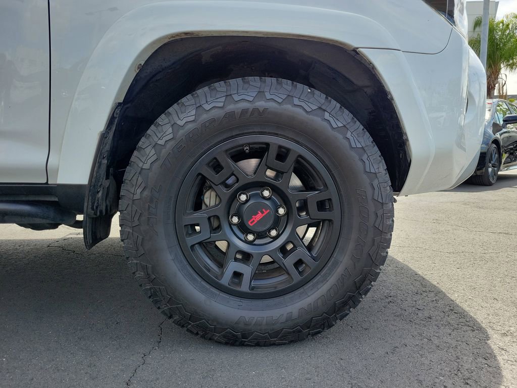 Used 2019 Toyota 4Runner TRD Off-Road Premium AWD/4WD image 8