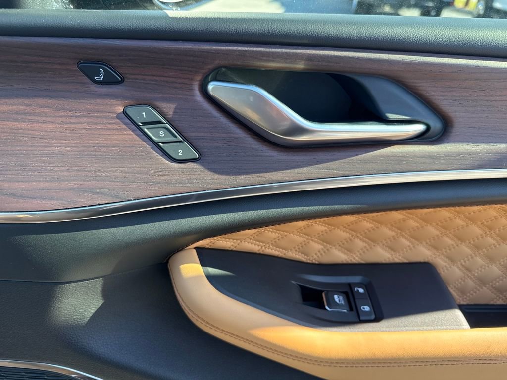 New 2025 Jeep Grand Cherokee L Summit w/ Obsidian Package image 20