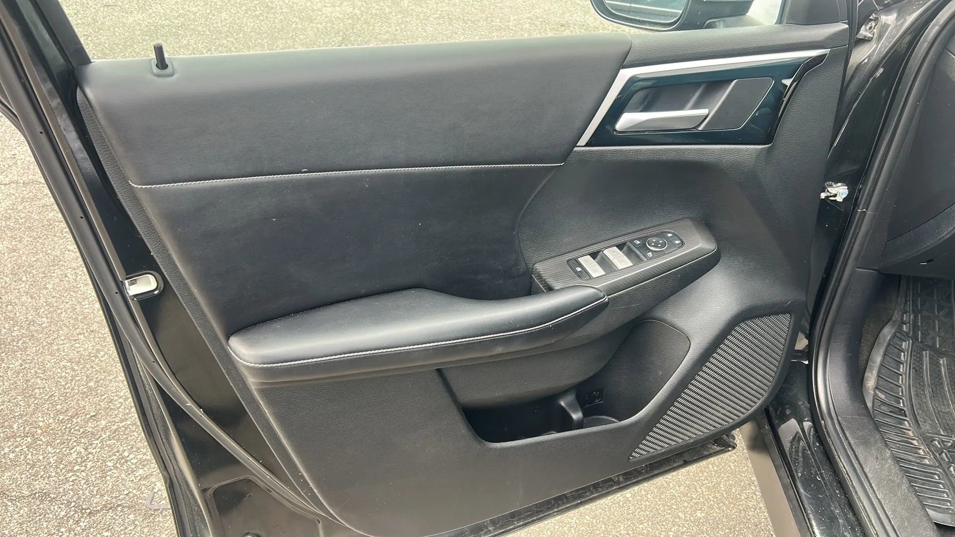 Used 2022 Mitsubishi Outlander SEL Black Edition AWD/4WD image 9