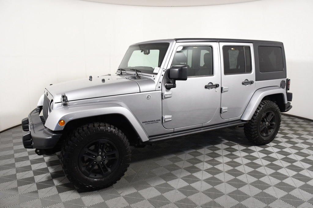 Used 2017 Jeep Wrangler Unlimited Sahara AWD/4WD image 2