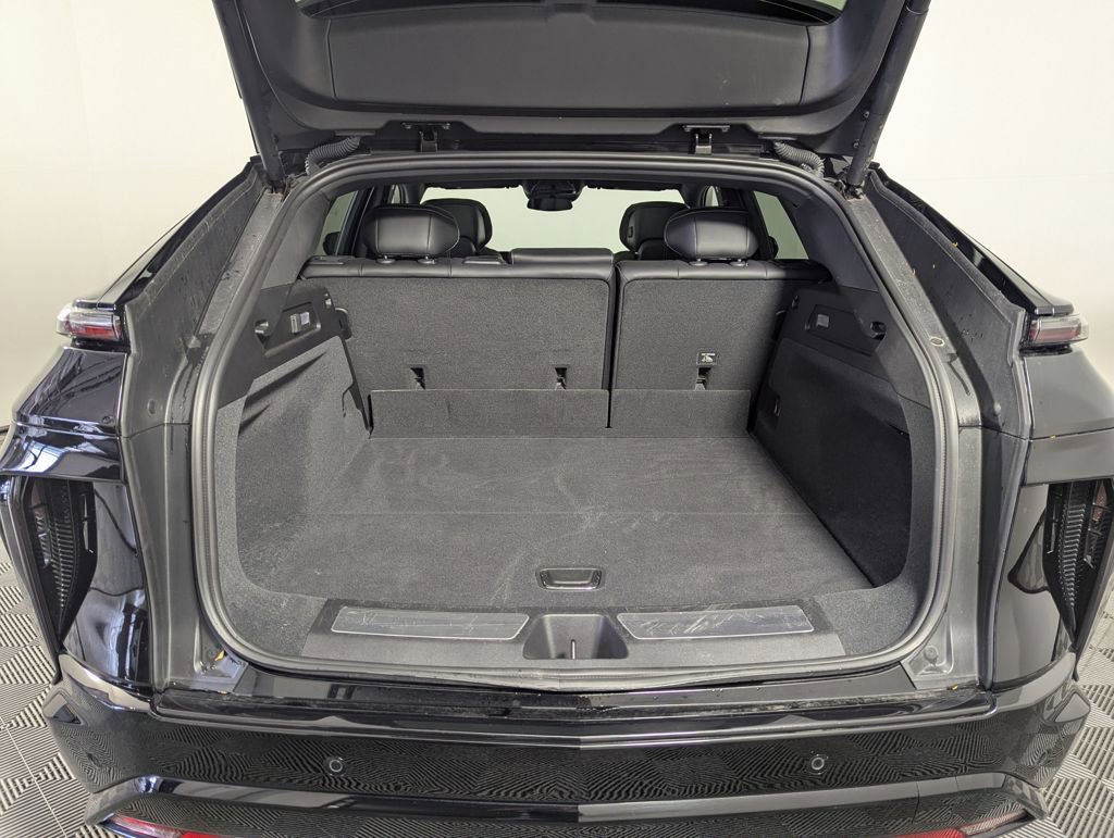 Used 2024 Cadillac Lyriq Sport image 23