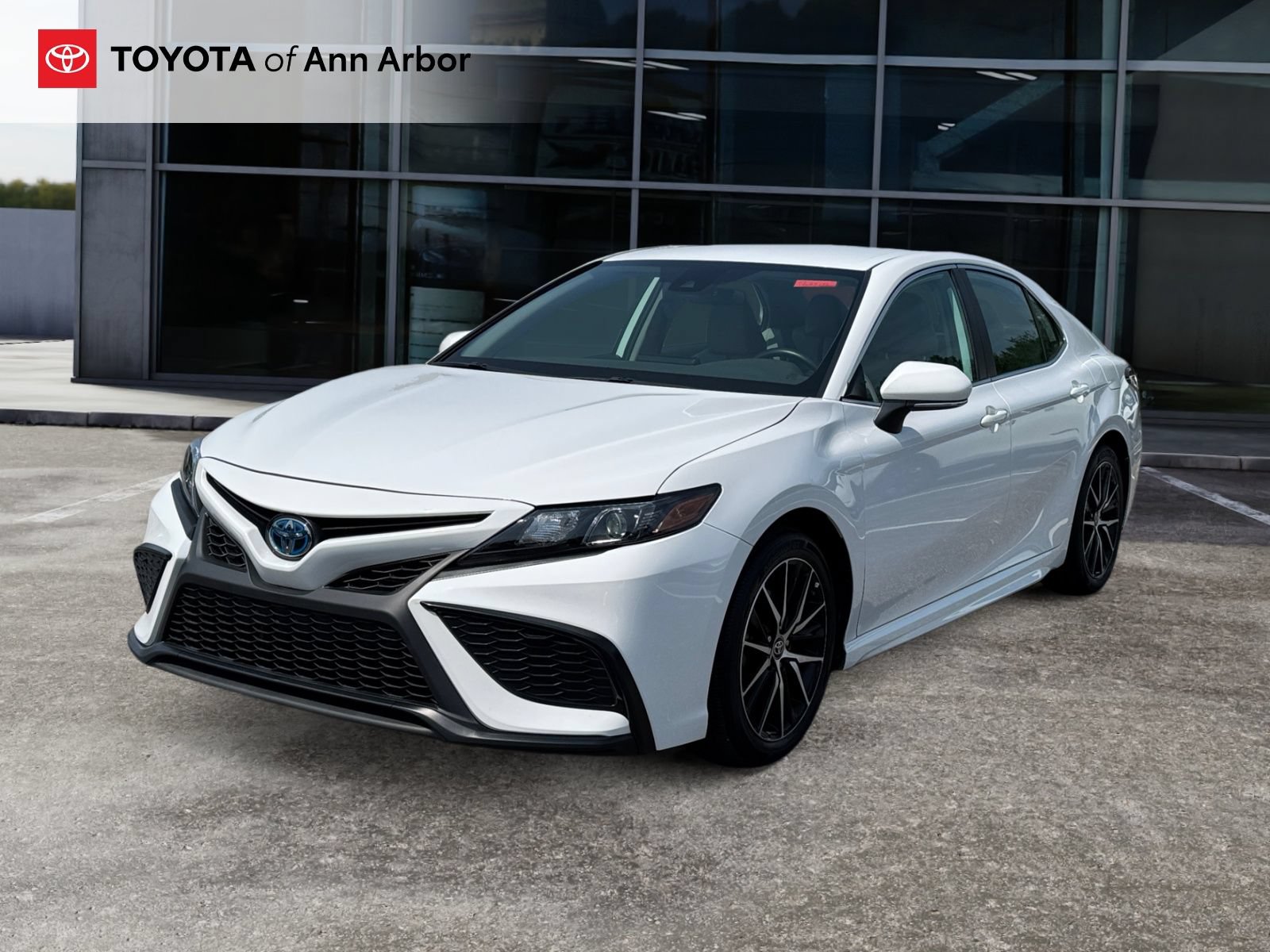 Used 2024 Toyota Camry SE FWD image 7