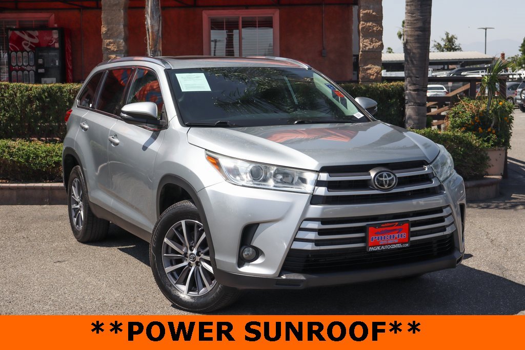 Used 2019 Toyota Highlander XLE image 2