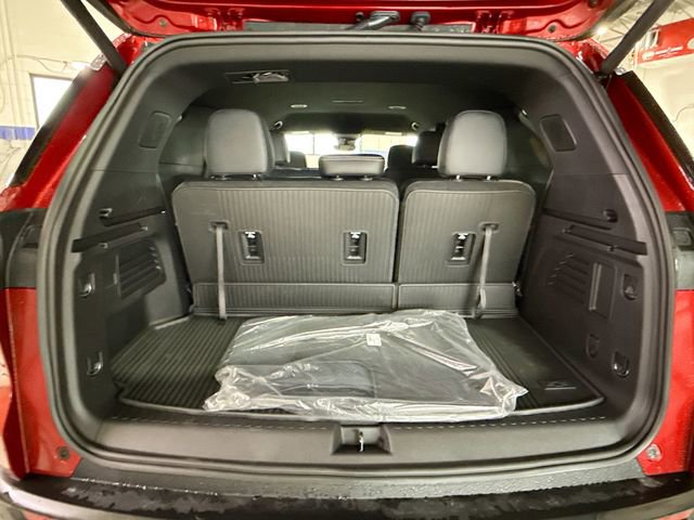Used 2026 Chevrolet Traverse LT w/ Driver Confidence Package image 25