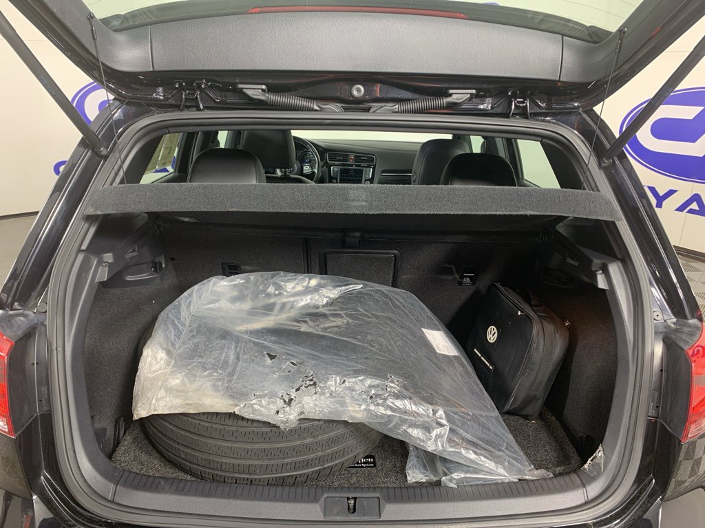 Used 2016 Volkswagen Golf R 4-Door image 36