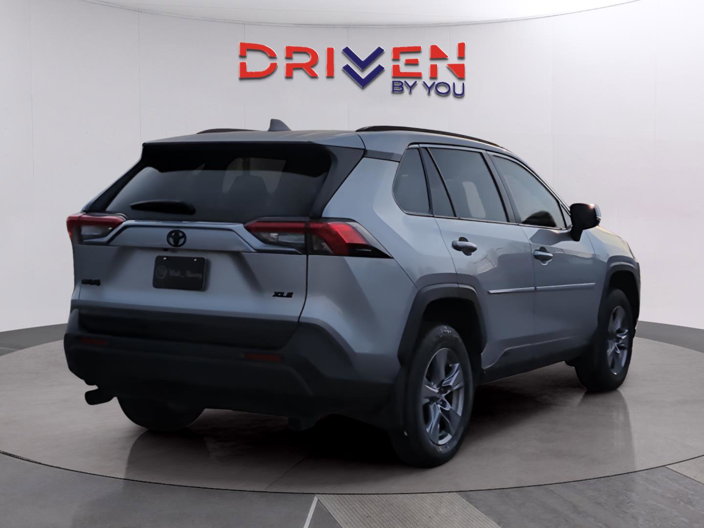 Used 2024 Toyota RAV4 XLE image 5