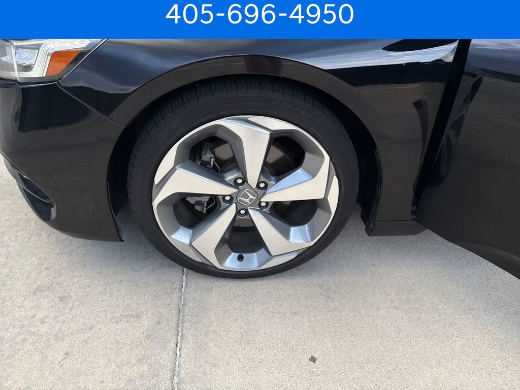 Used 2018 Honda Accord Touring image 32