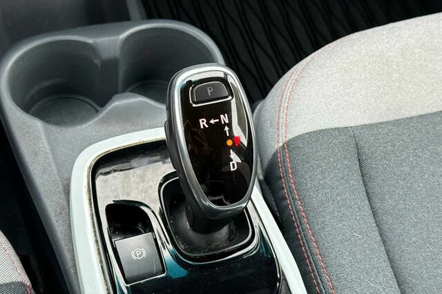 Used 2020 Chevrolet Bolt LT FWD image 21