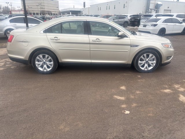 Used 2011 Ford Taurus SEL w/ 201A Rapid Spec Order Code image 2