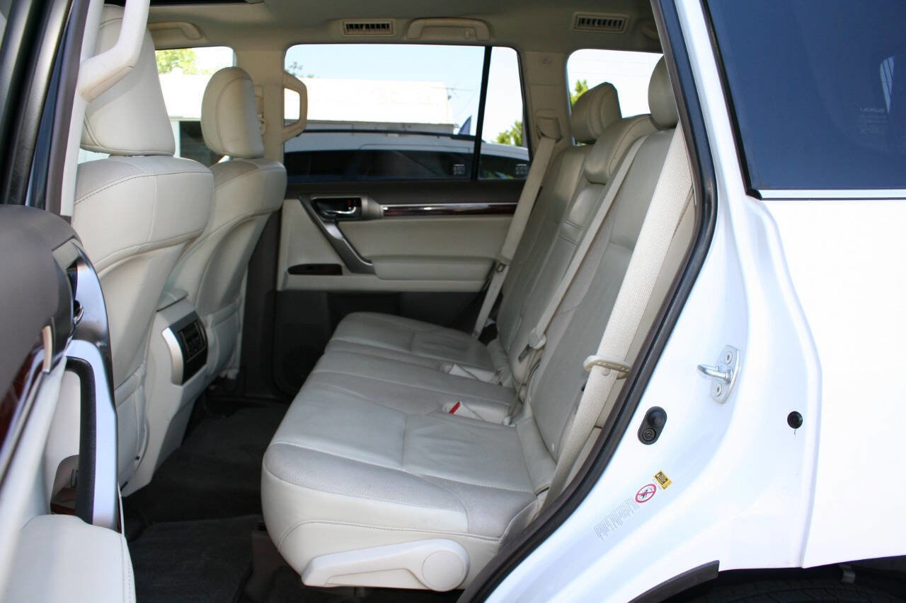 Used 2013 Lexus GX 460 w/ Convenience Pkg AWD/4WD image 26