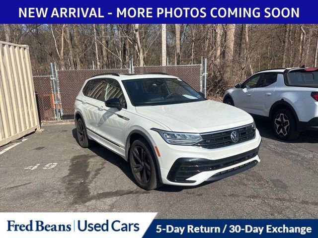 Used 2023 Volkswagen Tiguan SE R-Line image 3