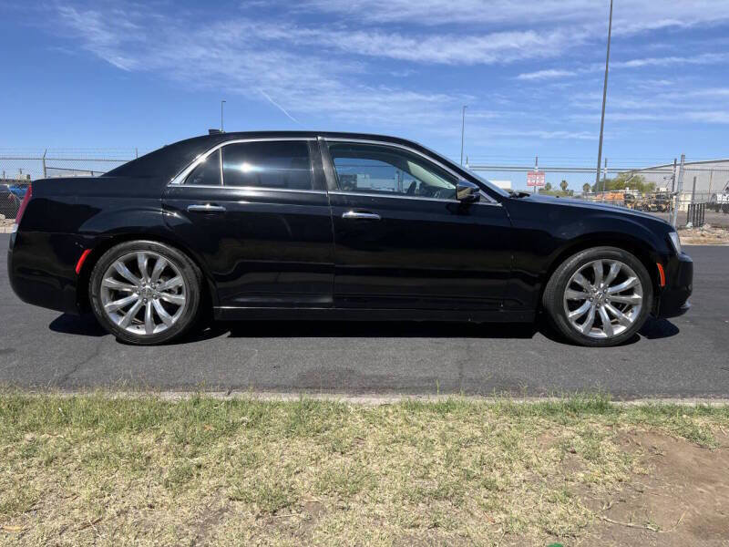 Used 2018 Chrysler 300 Limited image 5