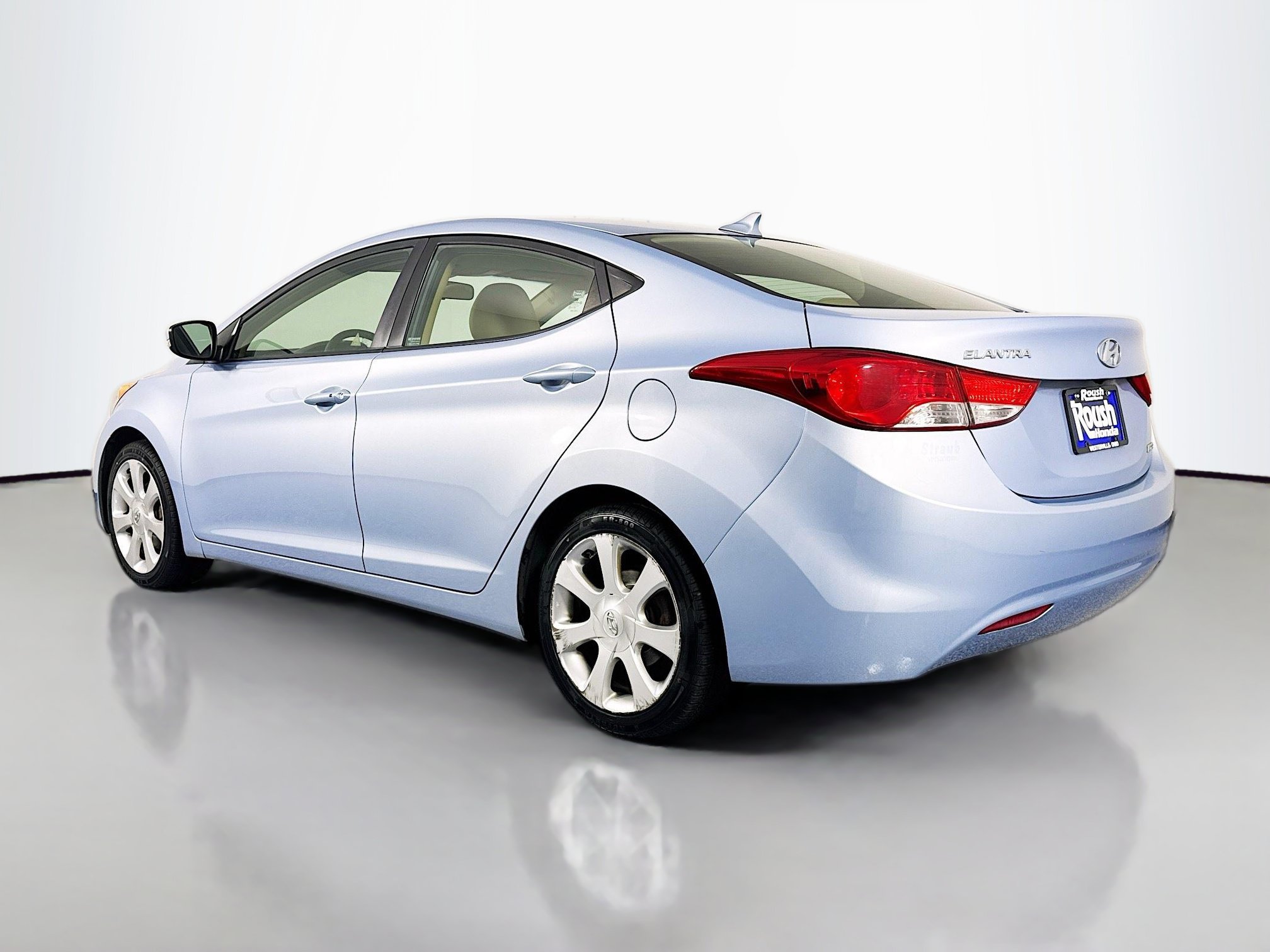 Used 2012 Hyundai Elantra Limited w/ Technology Pkg 5 FWD image 7