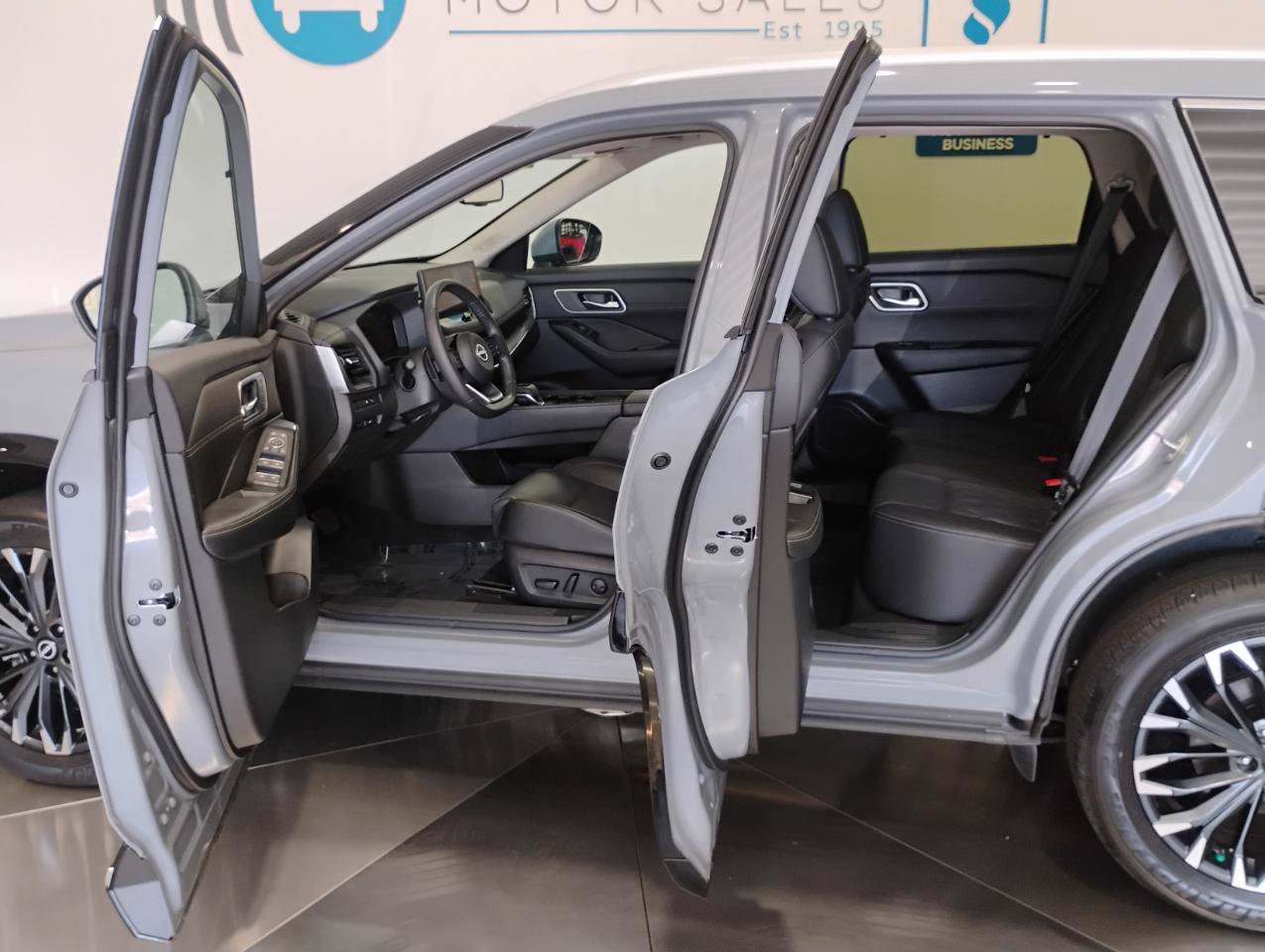 Used 2024 Nissan Rogue Platinum w/ Platinum Premium Package FWD image 45