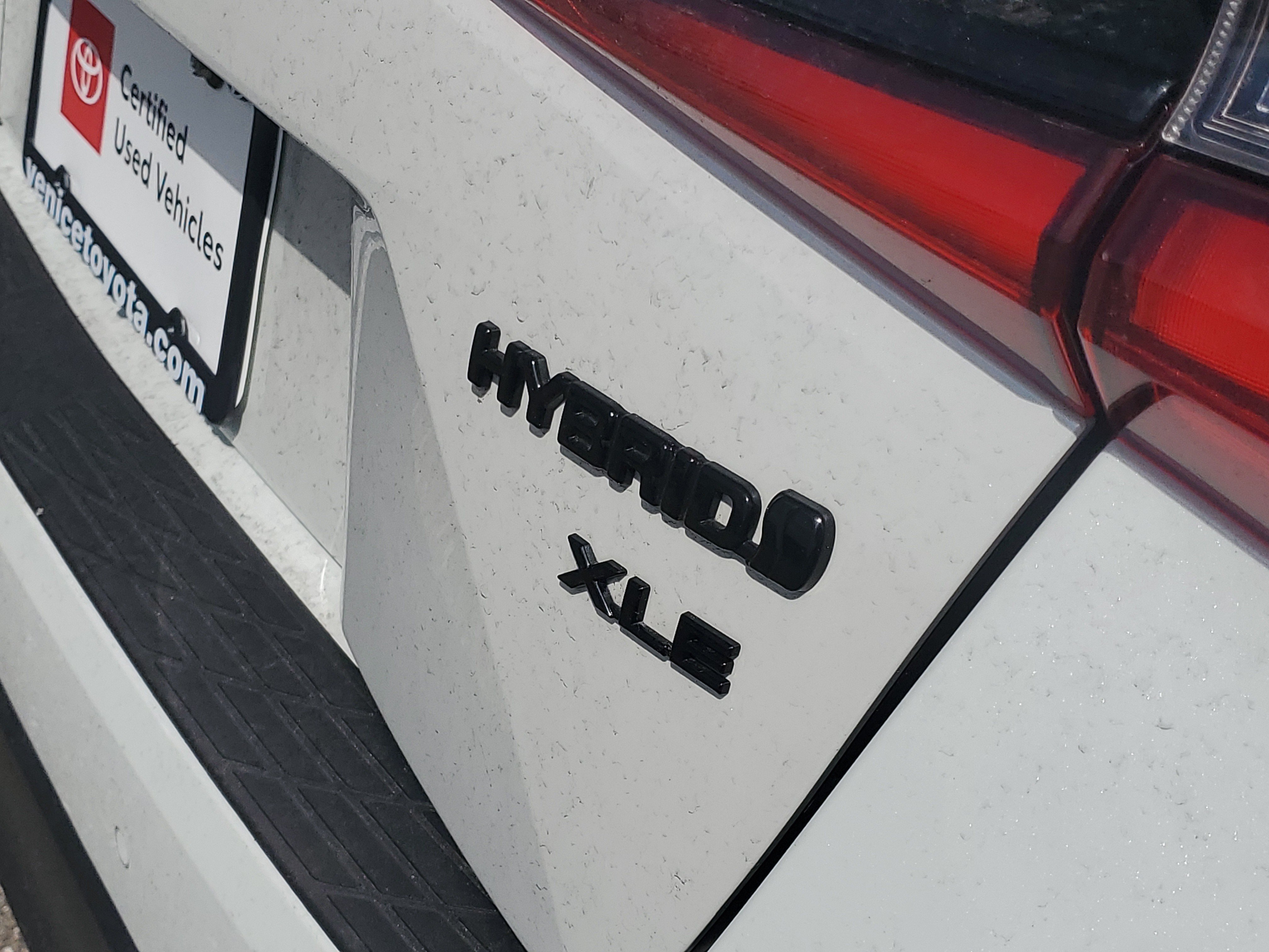 Certified 2021 Toyota Prius FWD image 11