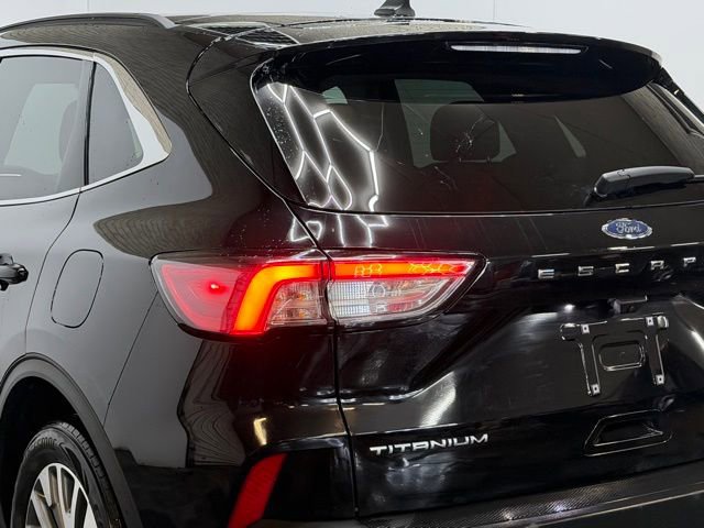 Used 2022 Ford Escape Titanium w/ Class II Trailer Tow Package image 9