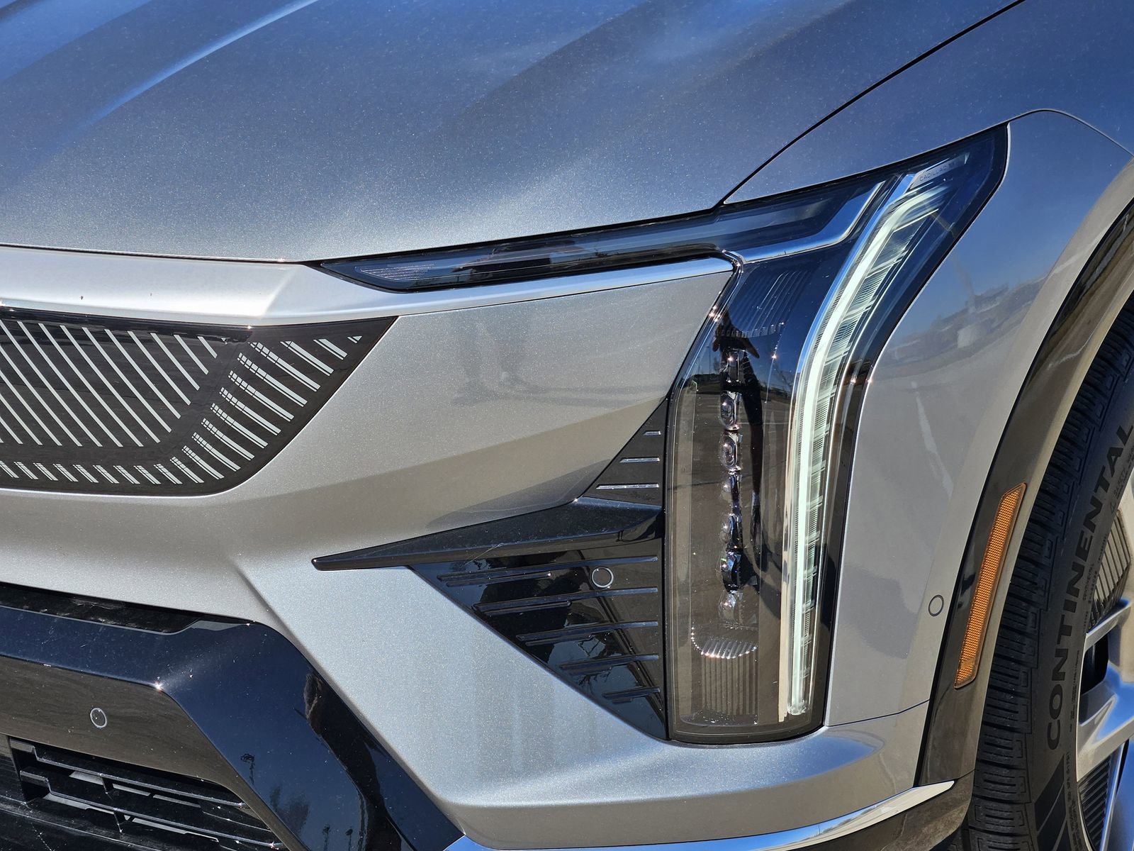 New 2026 Cadillac Optiq Luxury 1 image 10