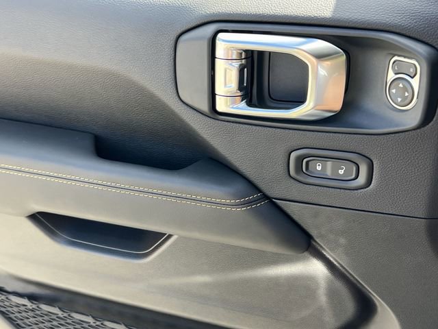 New 2025 Jeep Wrangler Unlimited Rubicon 392 image 27