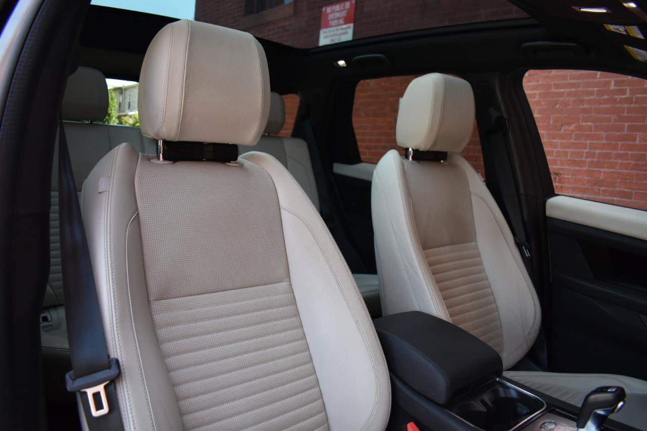 Used 2020 Land Rover Discovery Sport SE AWD/4WD image 18