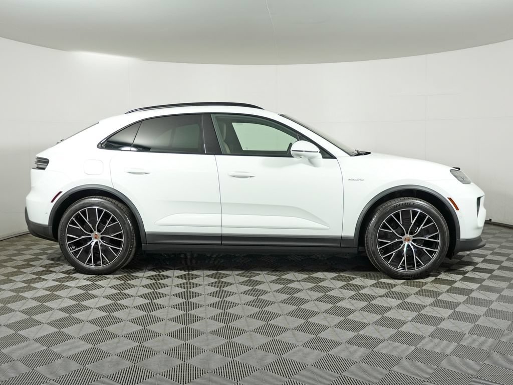New 2026 Porsche Macan 4 Electric AWD/4WD image 8
