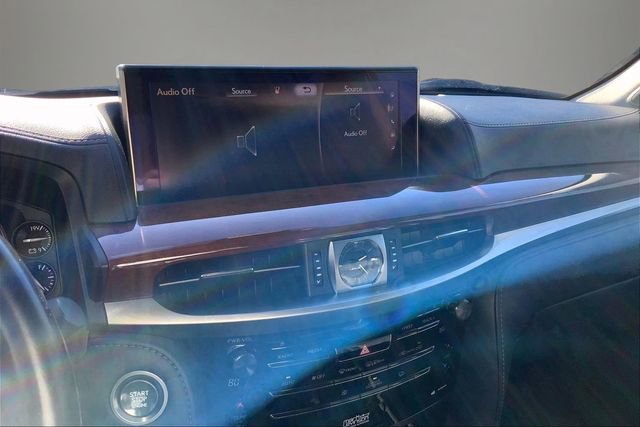 Used 2021 Lexus LX 570 4WD w/ Luxury Package image 6