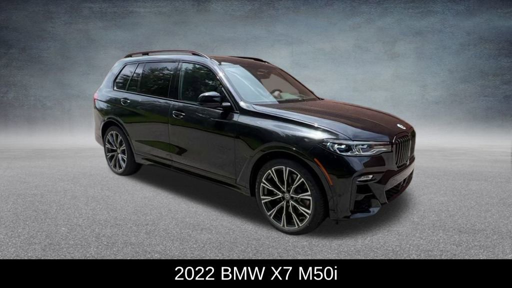Used 2022 BMW X7 M50i image 3