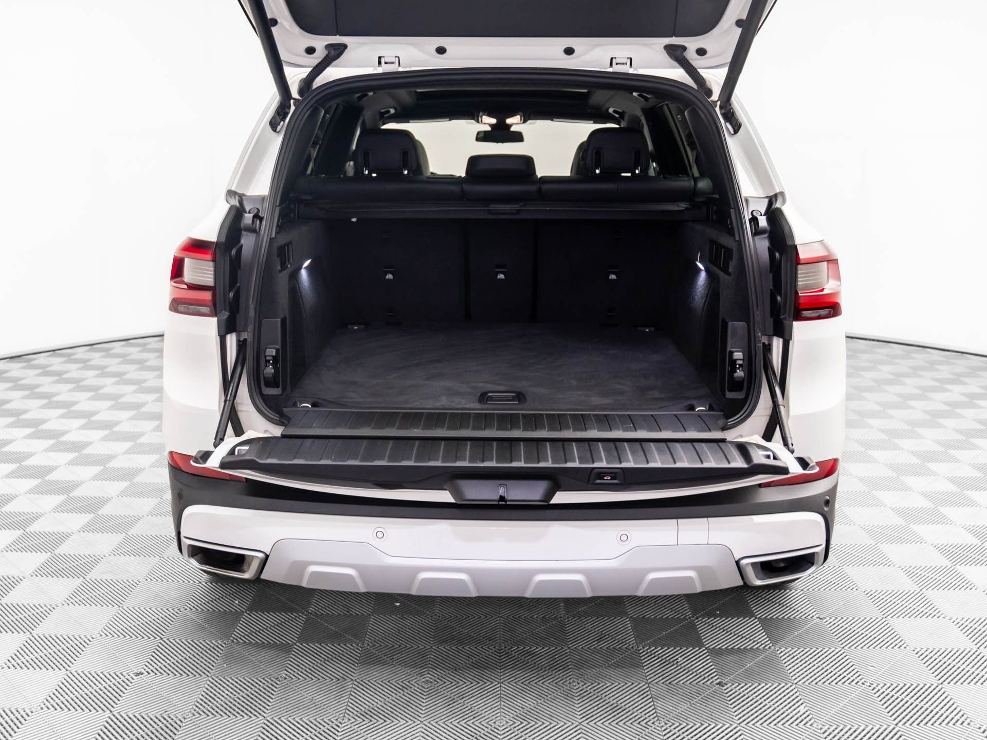 Used 2021 BMW X5 xDrive40i w/ Premium Package image 28